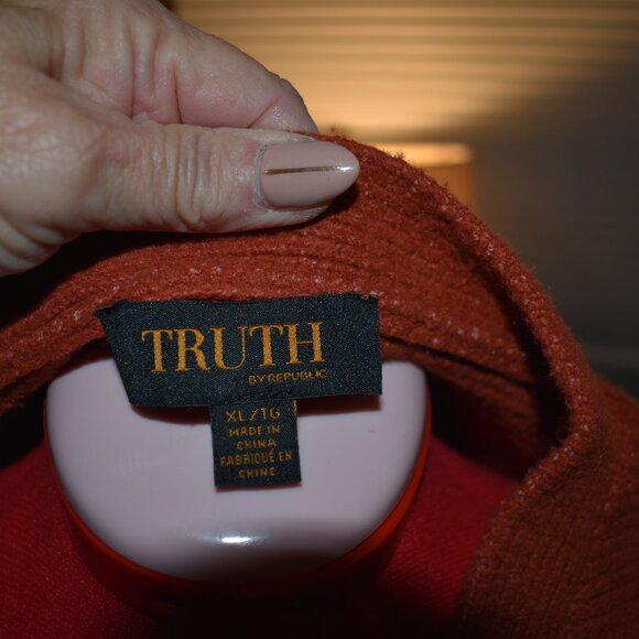 sweater - Picture 6 of 6